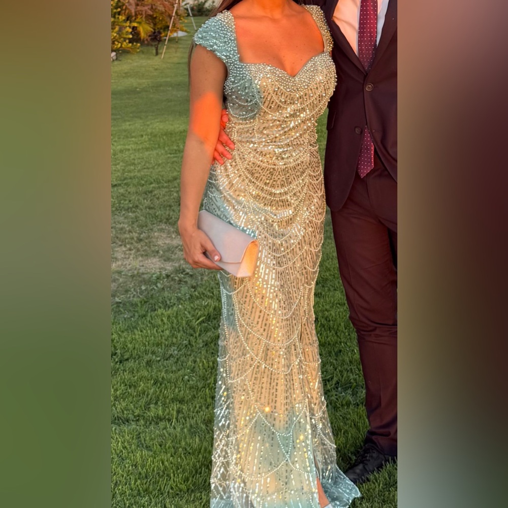 Elegant Sequin Dress in Gold